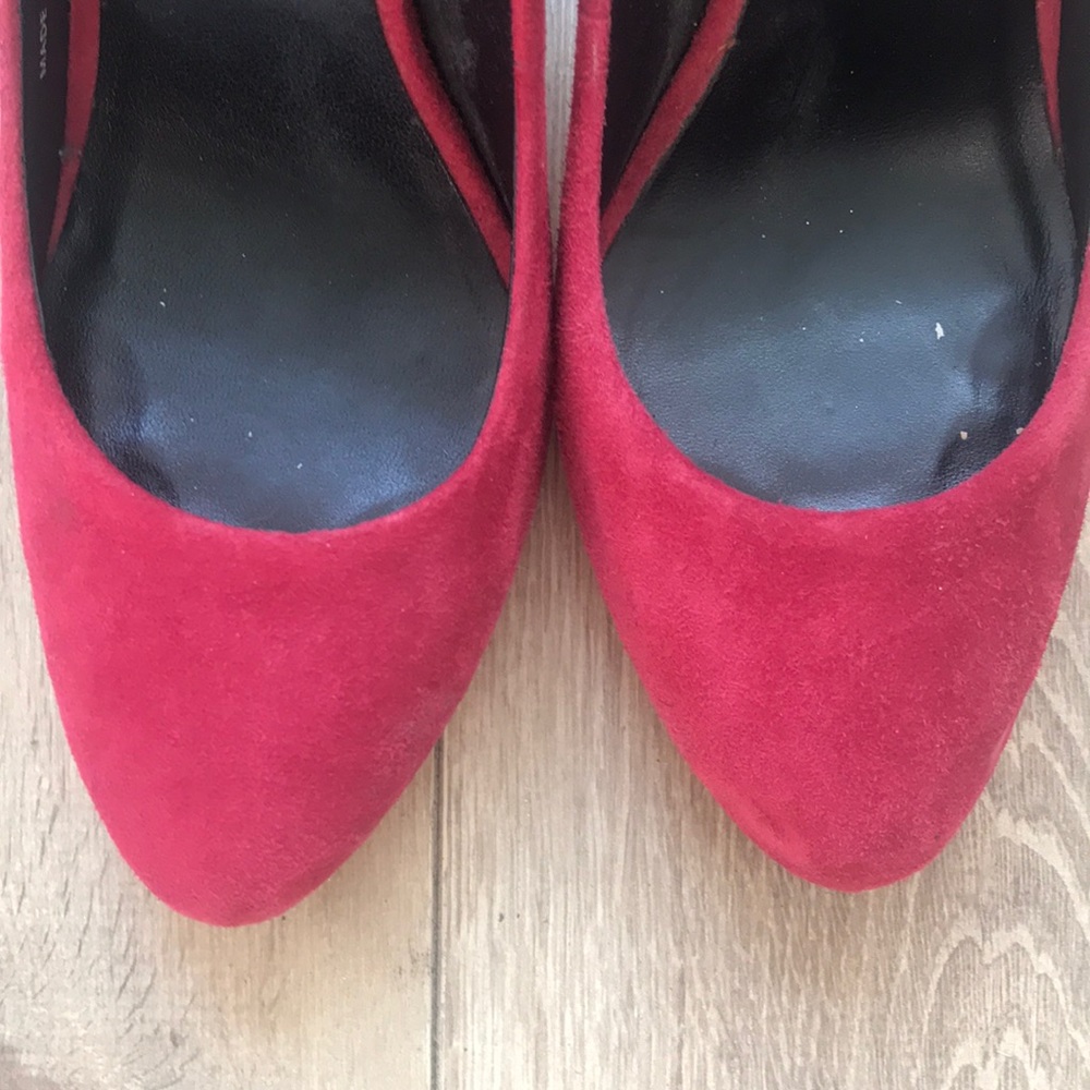 Red heels - Picture 4 of 9